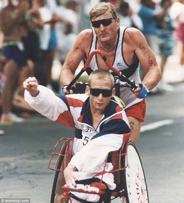 Vistoire de course ensemble du père Dick et du fils Rick Hoyt